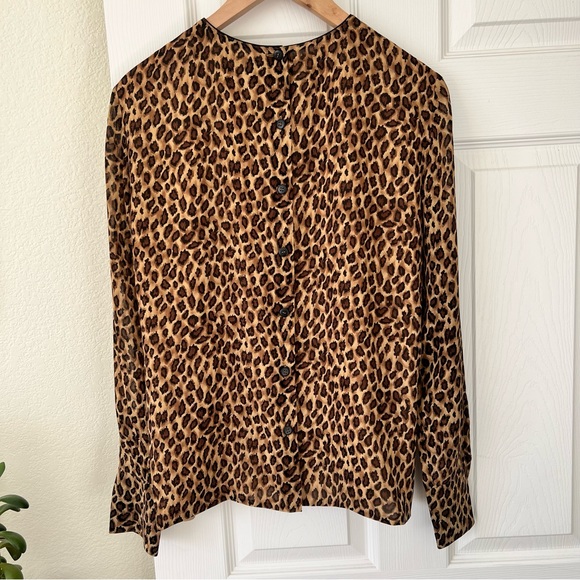 Dana Buchman Silk Leopard Print Blouse Beige Brown Black Animal Print Size 6 - Picture 4 of 7